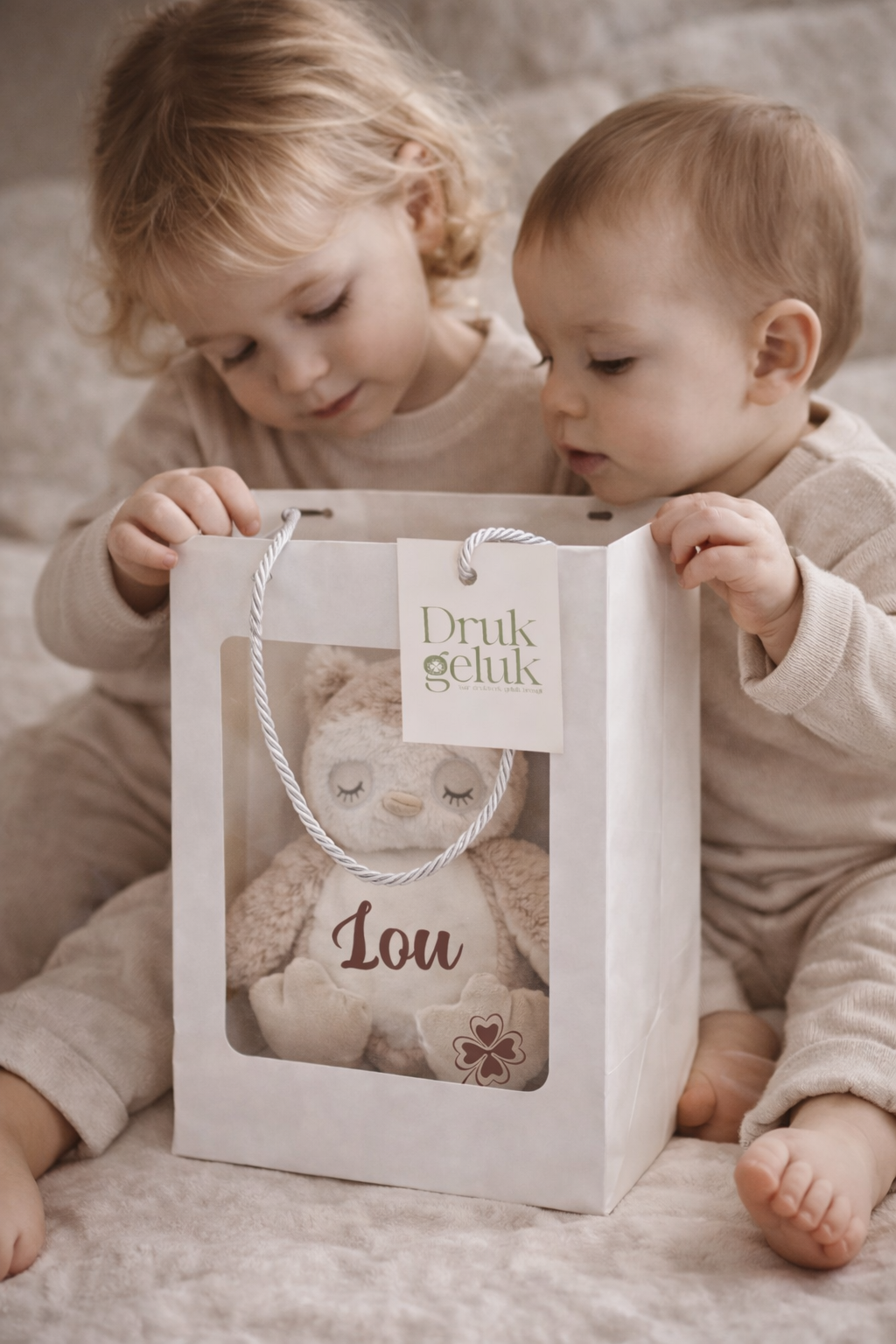 Cadeauverpakking wit wens / sterren knuffel 23 cm - Drukgeluk